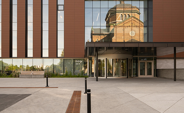 Sacré-Coeur-de-Montréal Hospital: Photo Tour