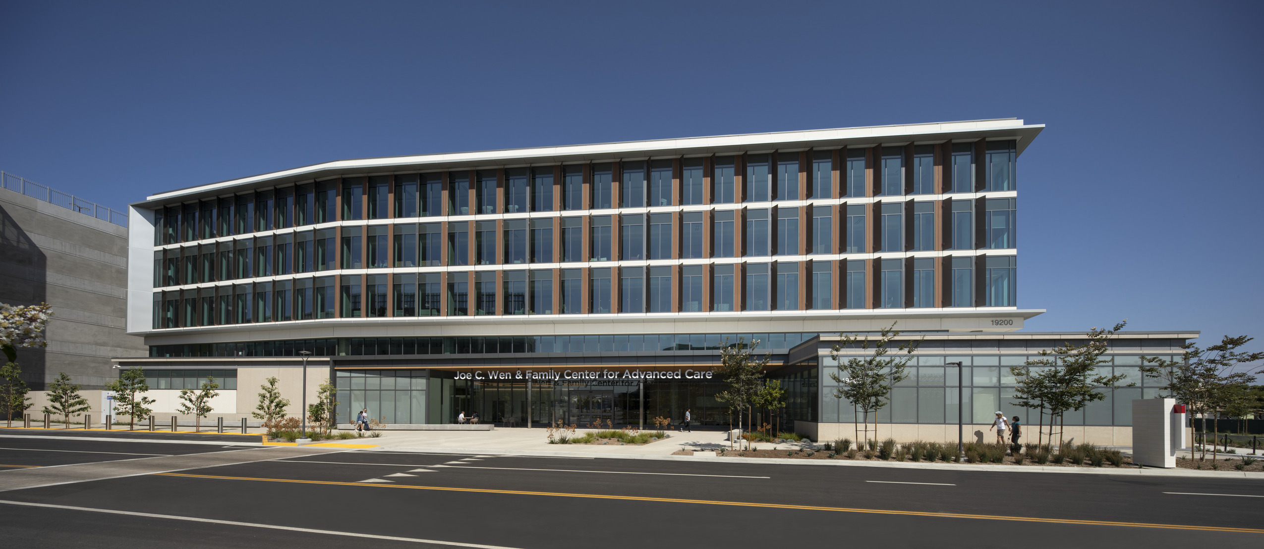 Joe C. Wen & Family Center For Advanced Care, Irvine, California: Photo Tour, slide 1