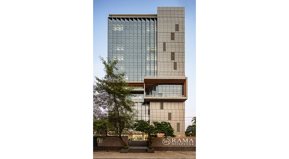 Rama Hospital, Noida, India: Photo Tour, slide 1